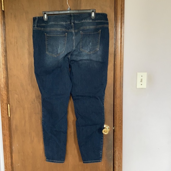 Torrid distressed jegging 22T - Picture 10 of 15